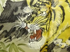 アンティーク　虎模様肩裏本場泥大島紬男物羽織